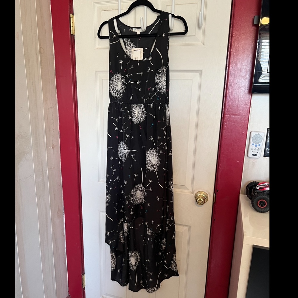 Dandelion Dress in Black